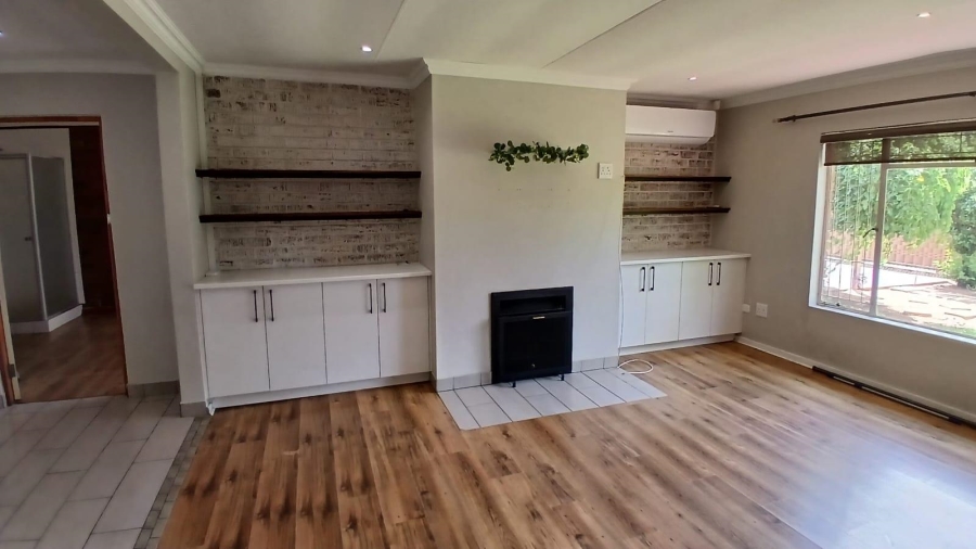 5 Bedroom Property for Sale in Pellissier Free State